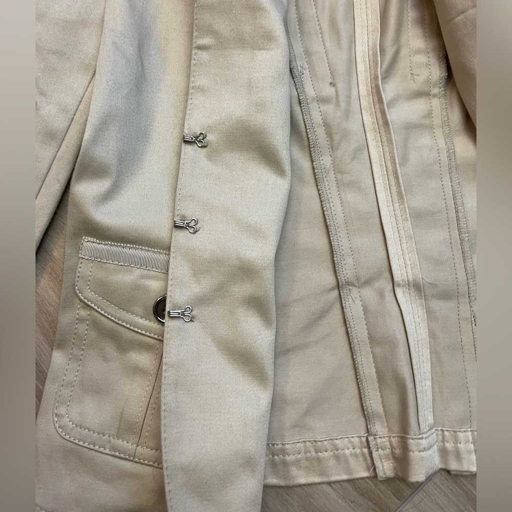 White House Black Market Utility Jacket - Picture 10 of 14